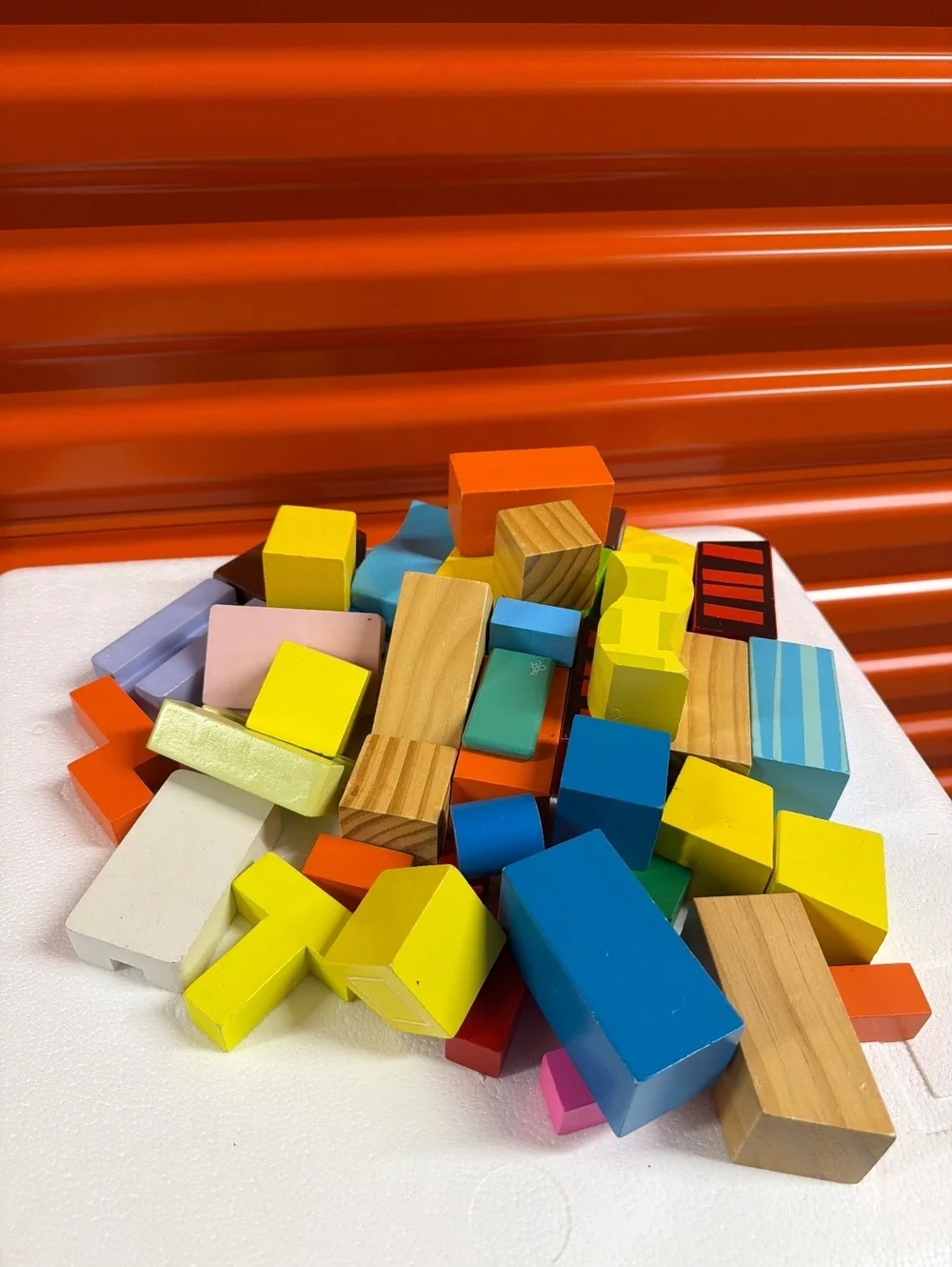 39x Miscellaneous Vintage Wooden Building Blocks Set - Colorful Educational Toy